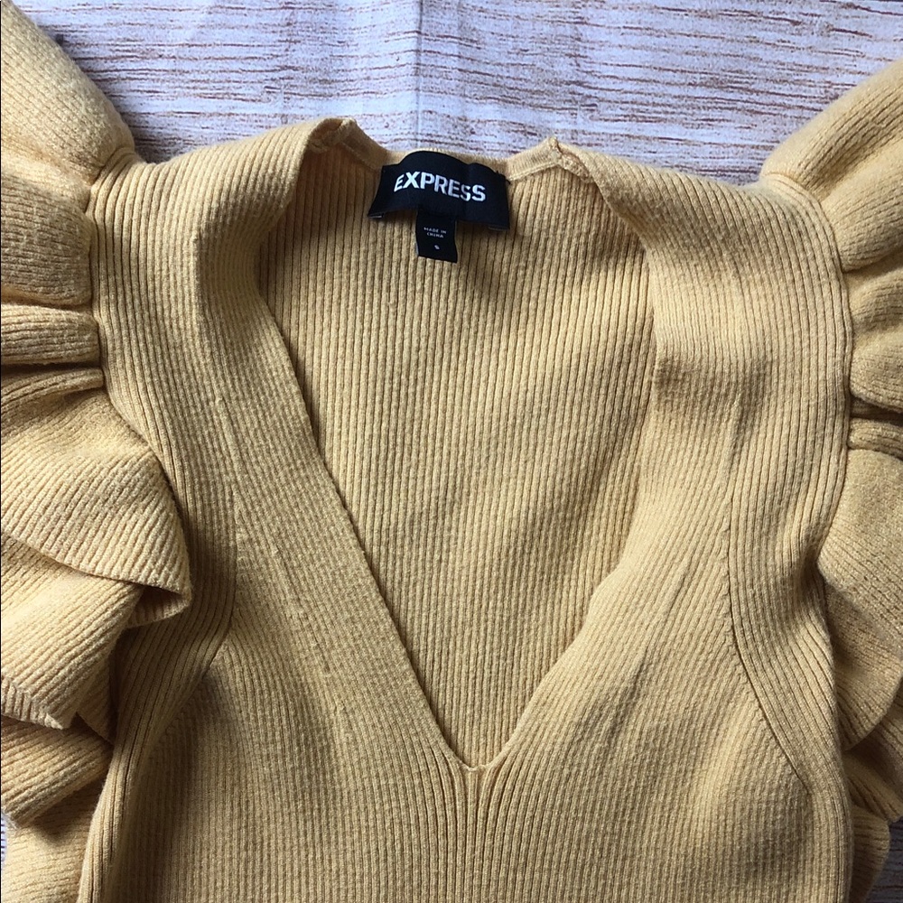 Express Yellow Ribbed Knit Top - Picture 3 of 5